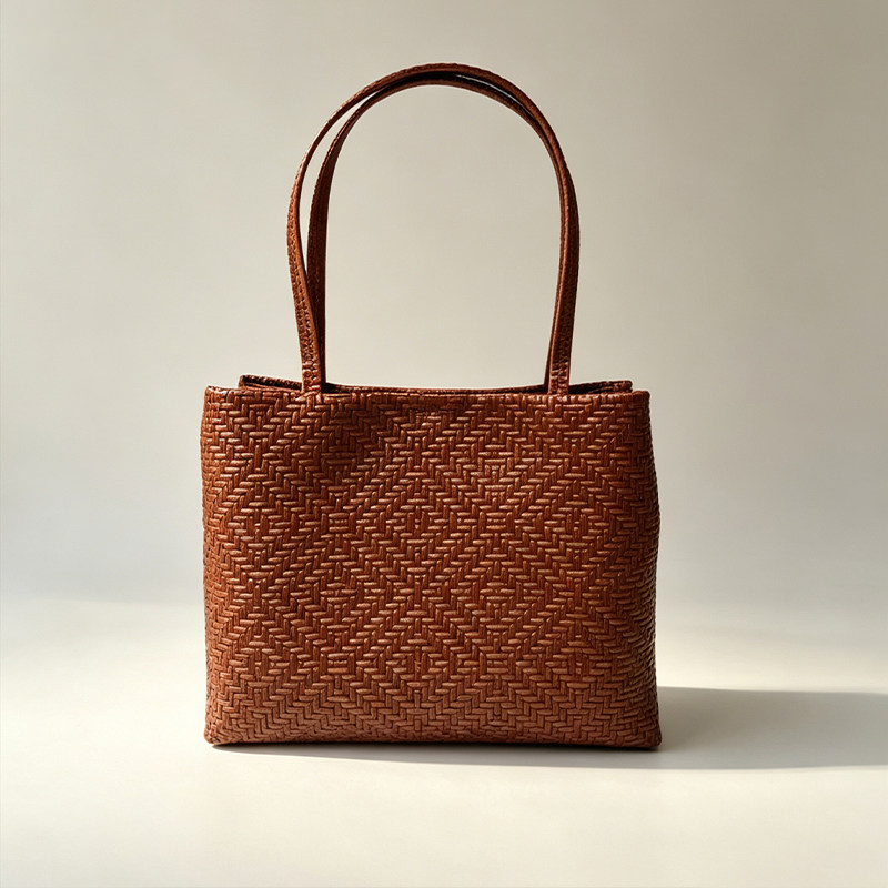 멘디 천연 가죽 직조 프린트 그레인 토트백 오픈탑 대용 - Leatherwork Designs 리뷰 및 가격